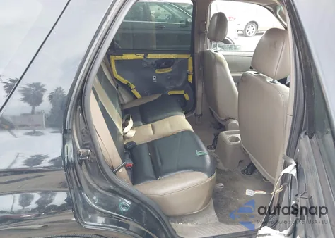 2002 Ford Escape Xls z USA, uszkodzony, nr VIN 1FMYU01B52KC37481